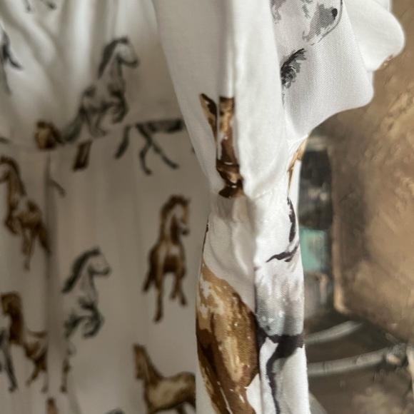 Jane + Delancey Horse-Print Button-down Blouse - Picture 10 of 10